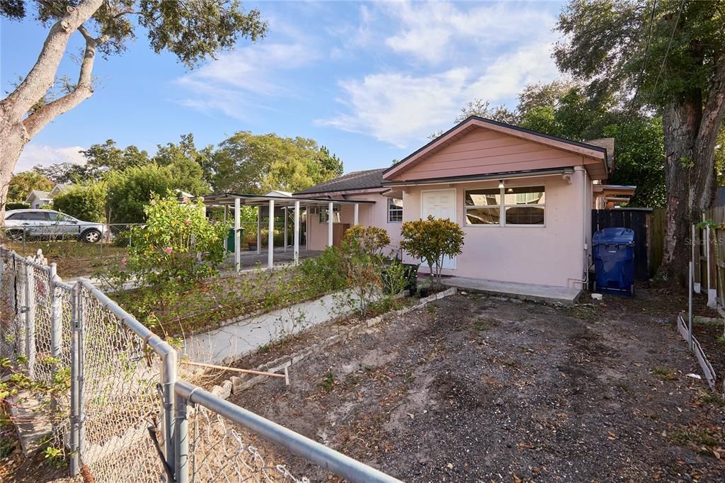 На продажу: $299,900 (3 спален, 3 ванн, 1240 Квадратных фут)