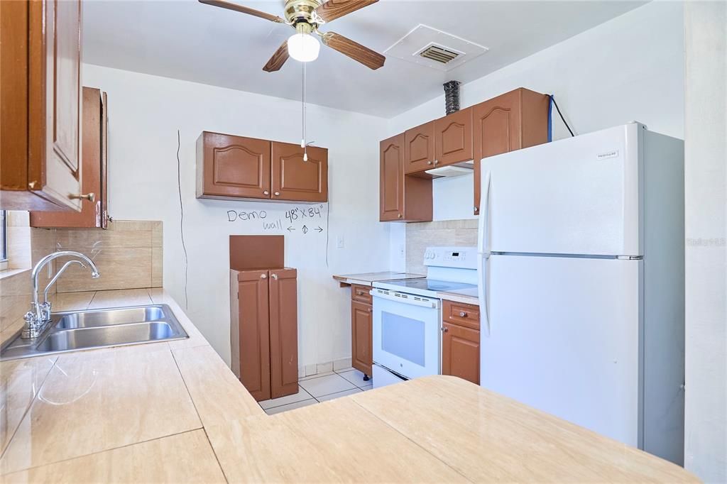 На продажу: $299,900 (3 спален, 3 ванн, 1240 Квадратных фут)