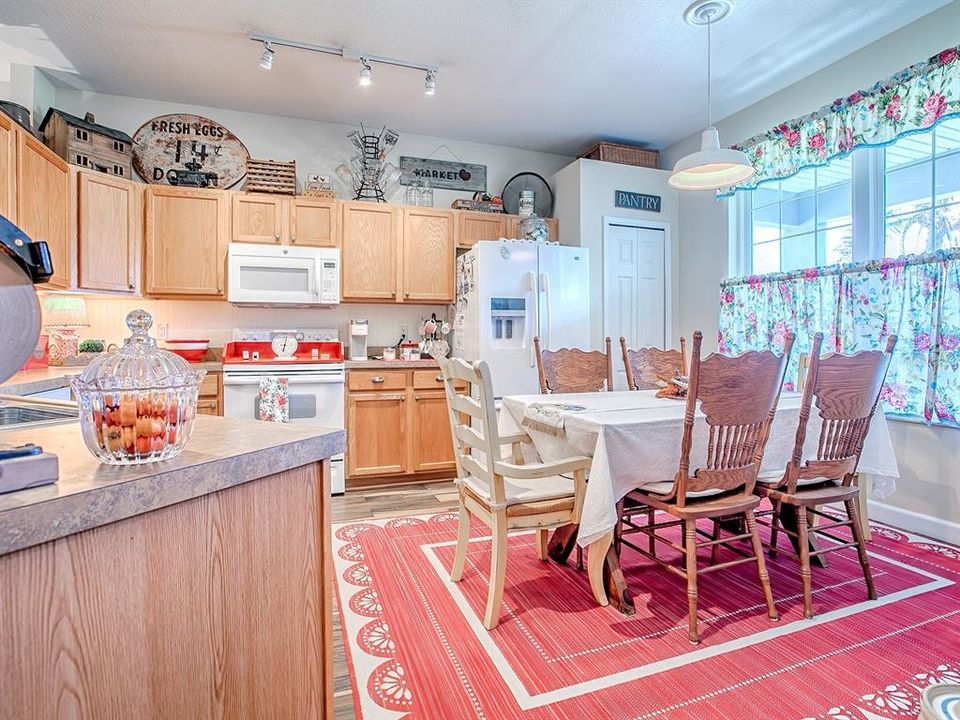 待售: $349,900 (3 贝兹, 2 浴室, 1636 平方英尺)