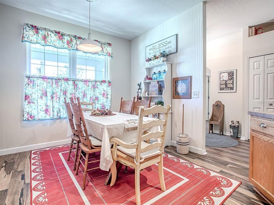 待售: $349,900 (3 贝兹, 2 浴室, 1636 平方英尺)