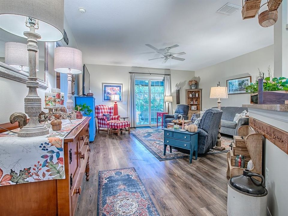 待售: $349,900 (3 贝兹, 2 浴室, 1636 平方英尺)