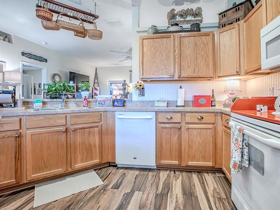 待售: $349,900 (3 贝兹, 2 浴室, 1636 平方英尺)