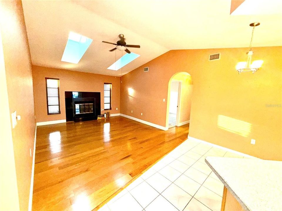 En Venta: $328,000 (3 camas, 2 baños, 1878 Pies cuadrados)