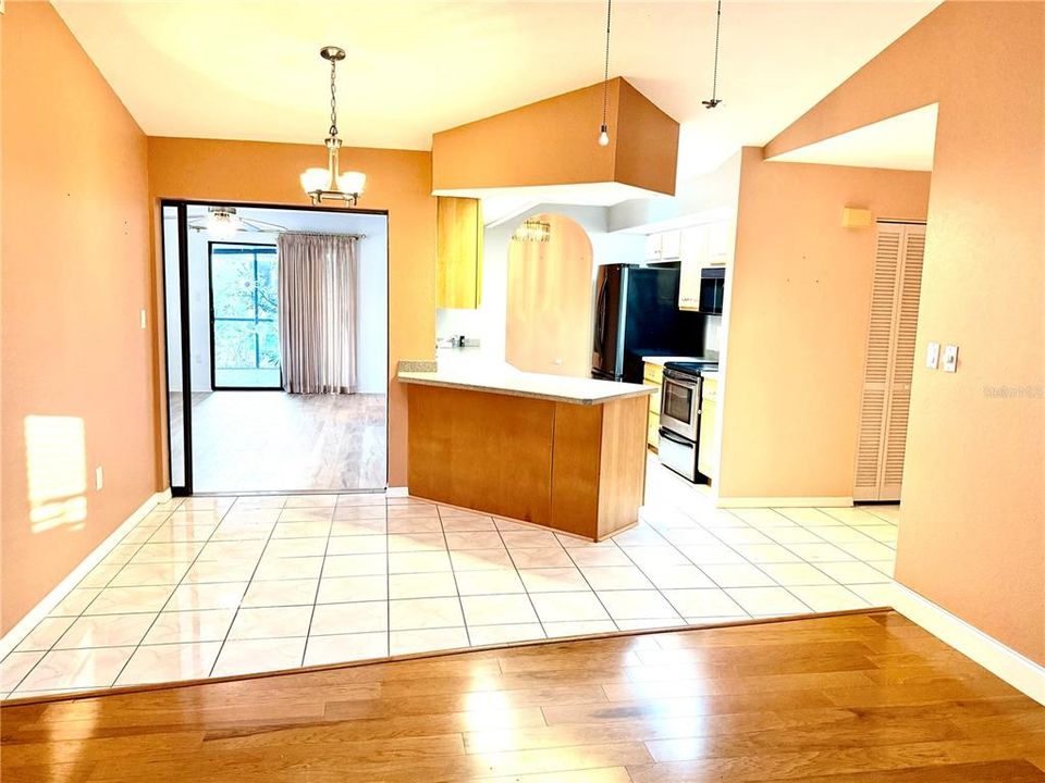 En Venta: $328,000 (3 camas, 2 baños, 1878 Pies cuadrados)