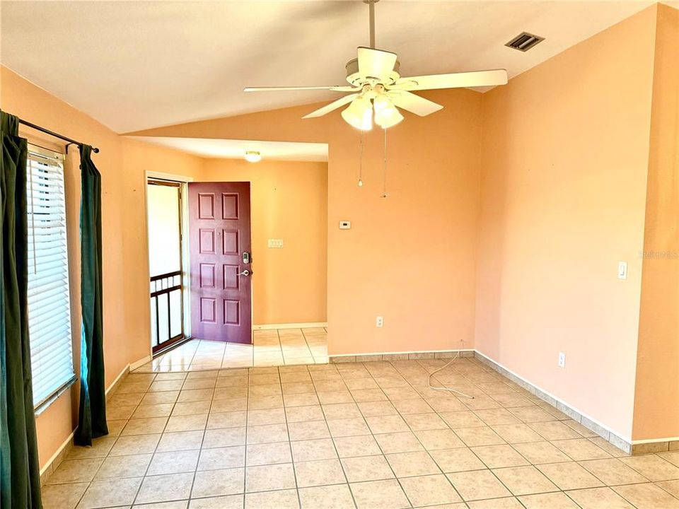 En Venta: $328,000 (3 camas, 2 baños, 1878 Pies cuadrados)