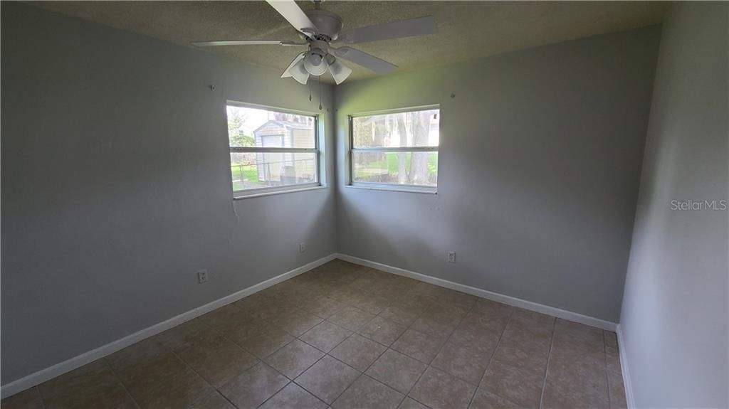 出租: $1,050 (2 贝兹, 1 浴室, 840 平方英尺)