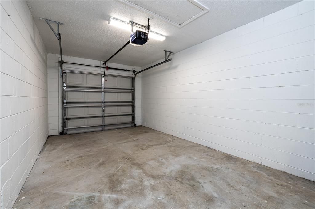 For Rent: $2,400 (3 beds, 2 baths, 1229 Square Feet)