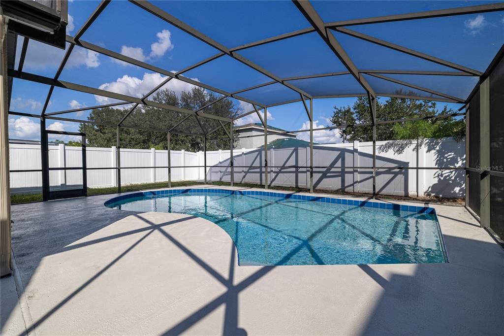 For Rent: $2,400 (3 beds, 2 baths, 1229 Square Feet)