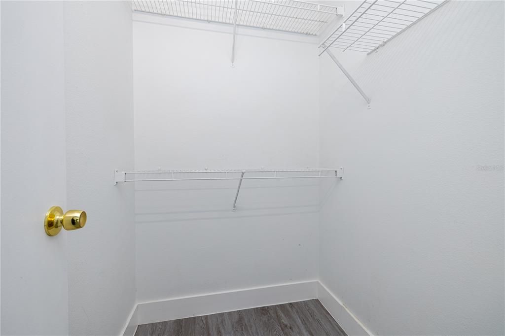 For Rent: $2,400 (3 beds, 2 baths, 1229 Square Feet)