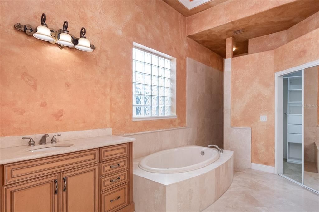 На продажу: $744,950 (4 спален, 3 ванн, 2727 Квадратных фут)