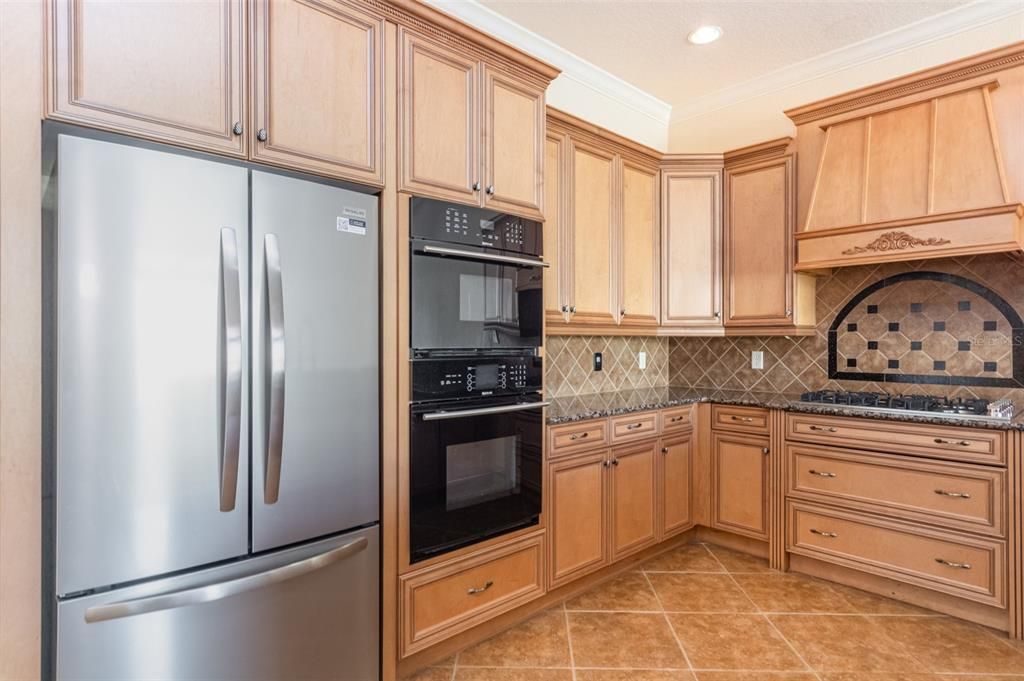 На продажу: $744,950 (4 спален, 3 ванн, 2727 Квадратных фут)