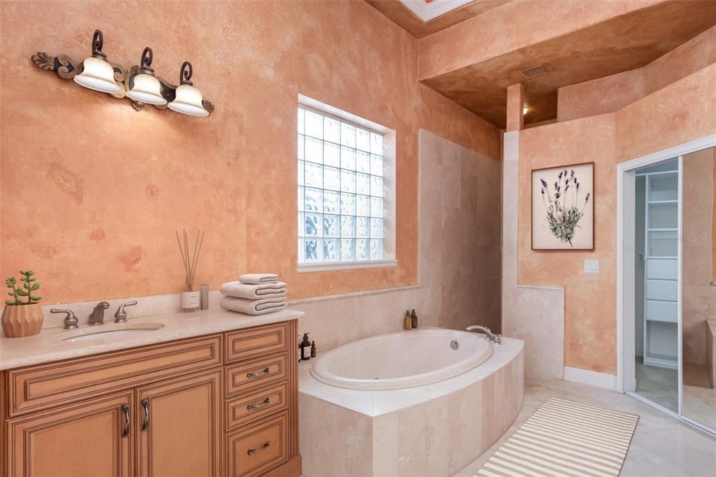 На продажу: $744,950 (4 спален, 3 ванн, 2727 Квадратных фут)