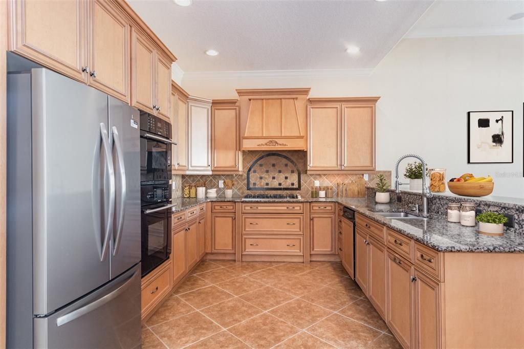 На продажу: $744,950 (4 спален, 3 ванн, 2727 Квадратных фут)