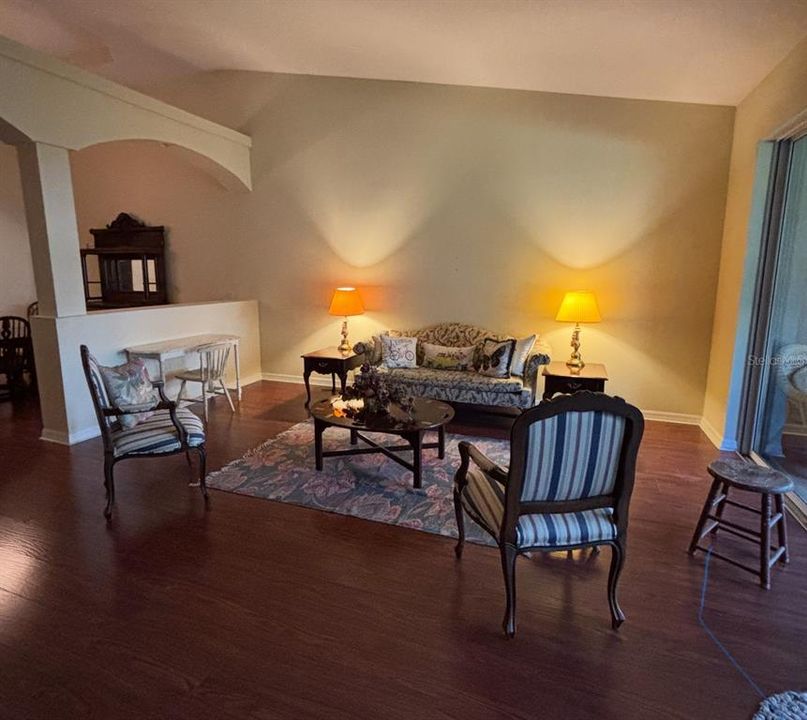 На продажу: $345,000 (2 спален, 2 ванн, 1676 Квадратных фут)