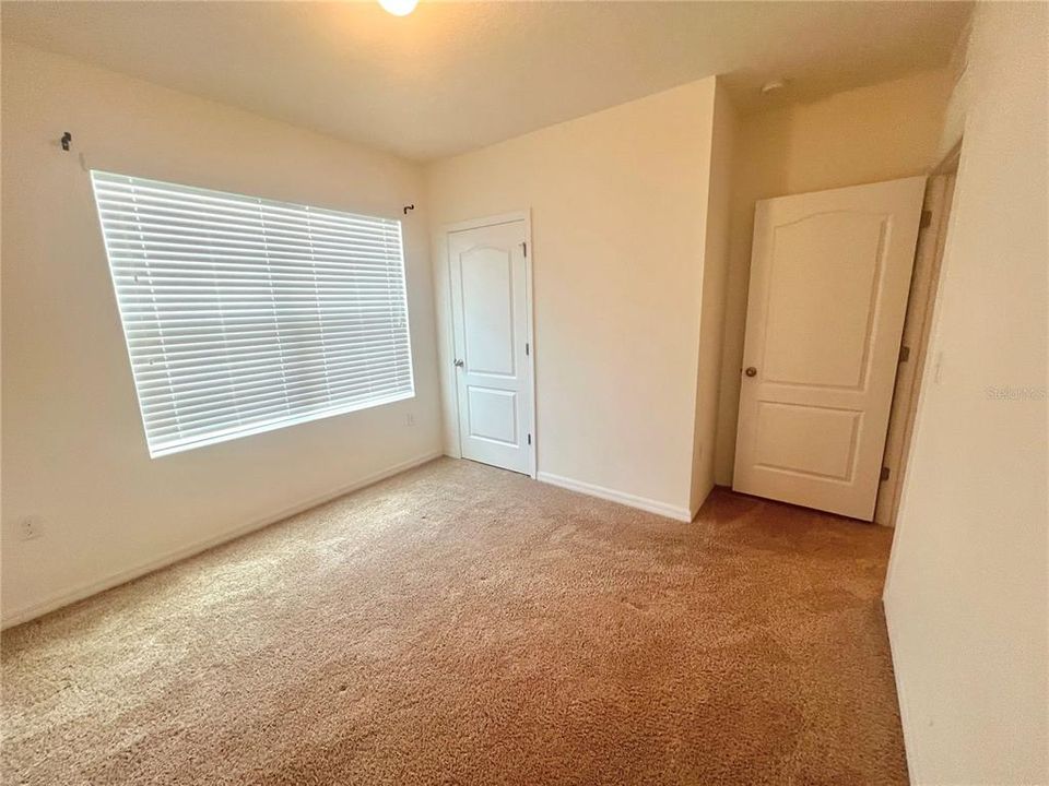 В аренду: $2,300 (4 спален, 2 ванн, 1867 Квадратных фут)