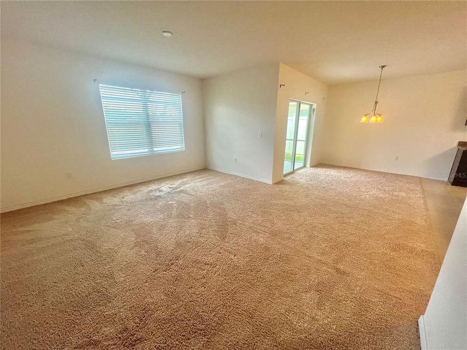 В аренду: $2,300 (4 спален, 2 ванн, 1867 Квадратных фут)