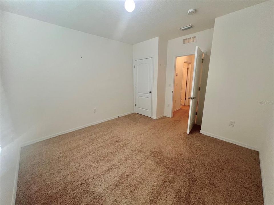 В аренду: $2,300 (4 спален, 2 ванн, 1867 Квадратных фут)