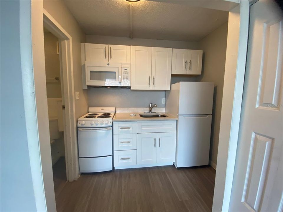 В аренду: $950 (0 спален, 1 ванн, 500 Квадратных фут)