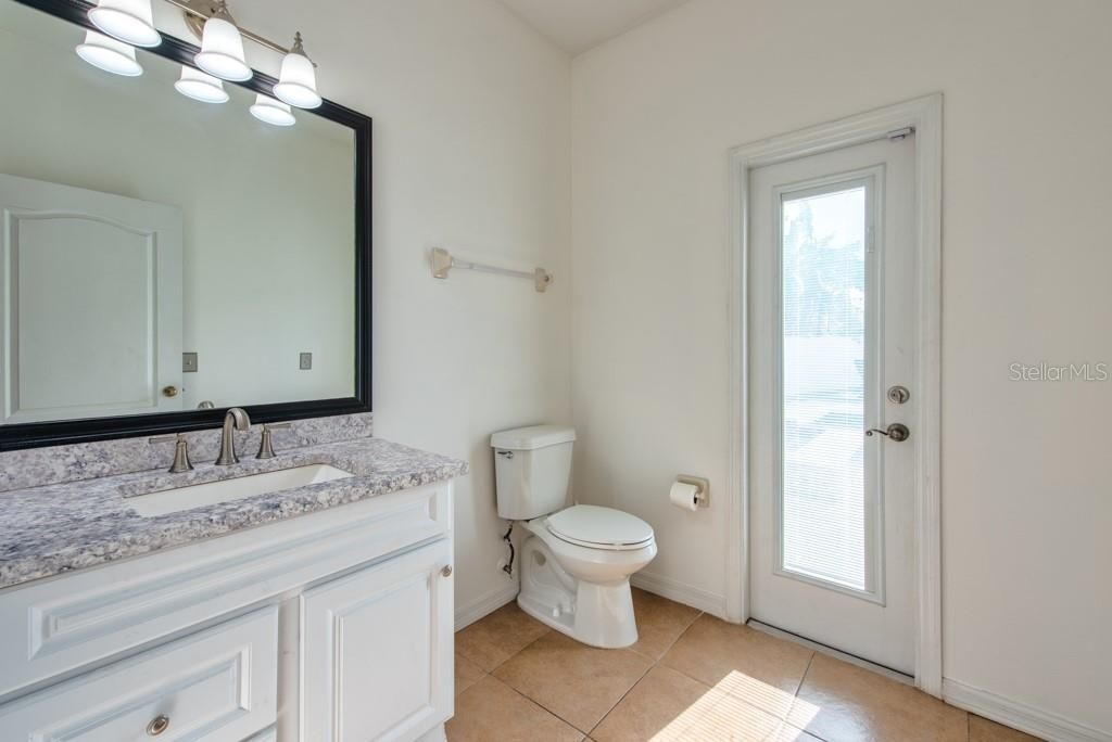 待售: $490,000 (3 贝兹, 2 浴室, 2463 平方英尺)