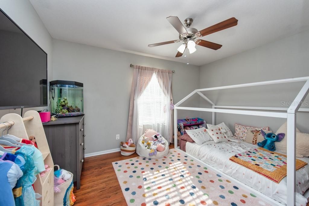 待售: $490,000 (3 贝兹, 2 浴室, 2463 平方英尺)