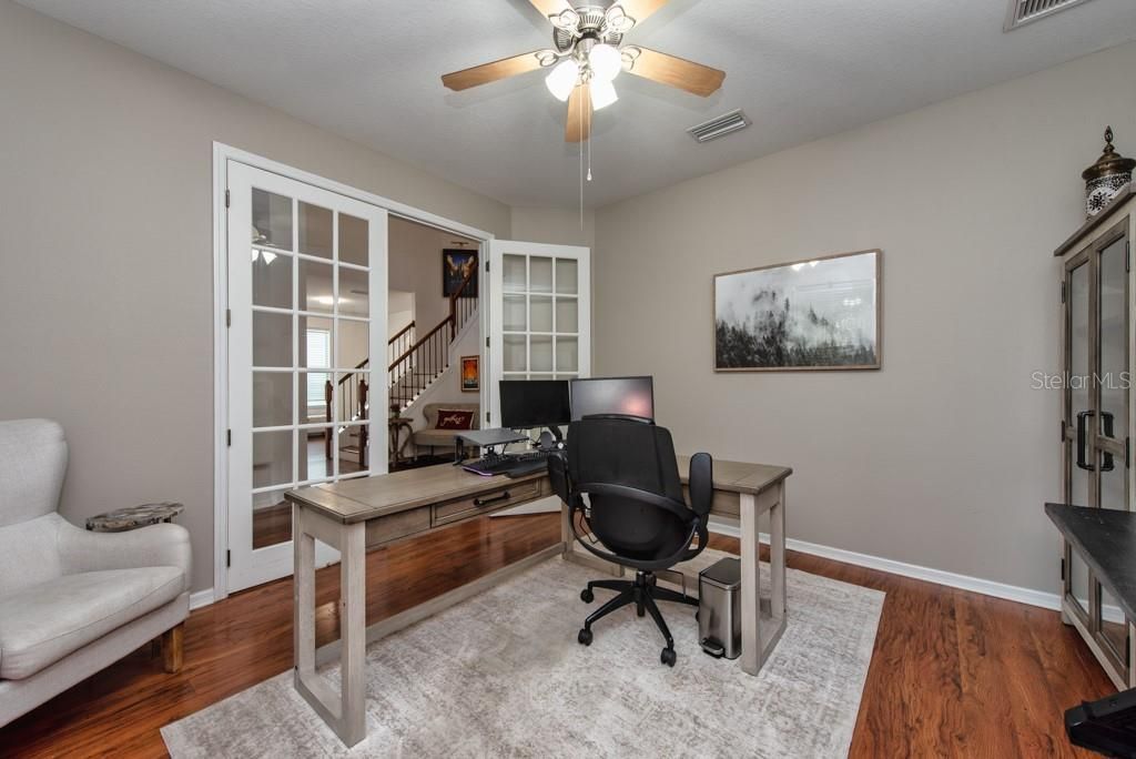 待售: $490,000 (3 贝兹, 2 浴室, 2463 平方英尺)