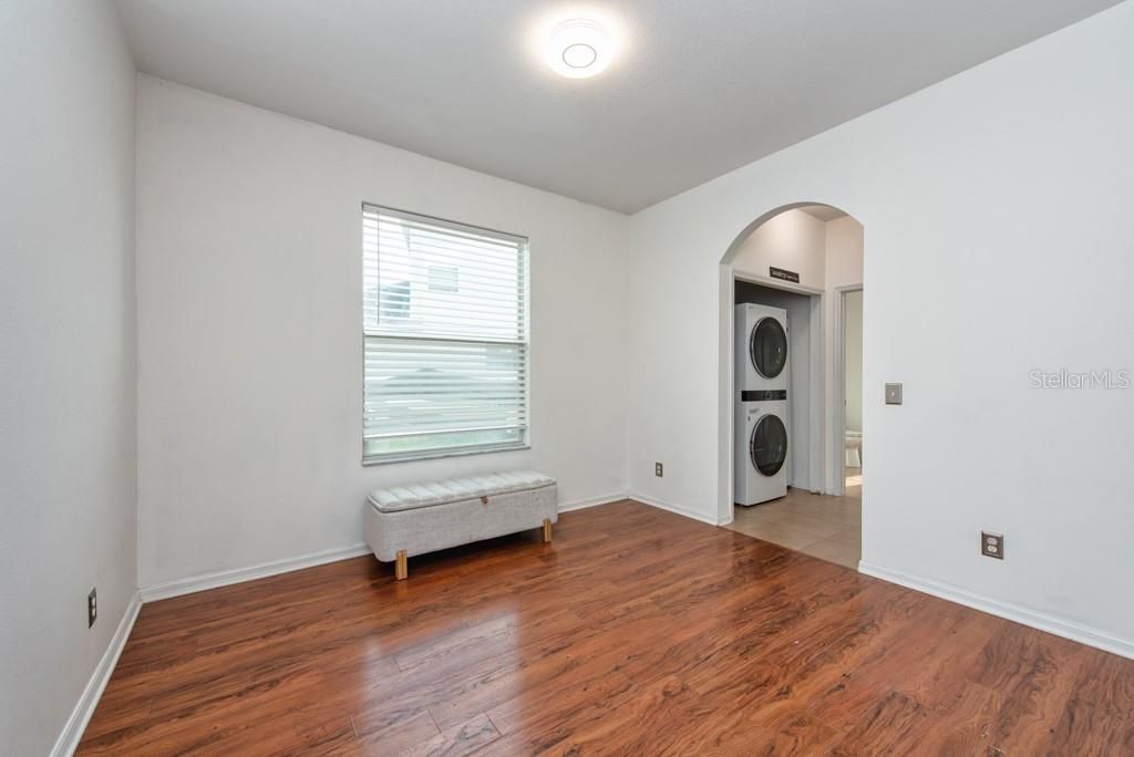 待售: $490,000 (3 贝兹, 2 浴室, 2463 平方英尺)