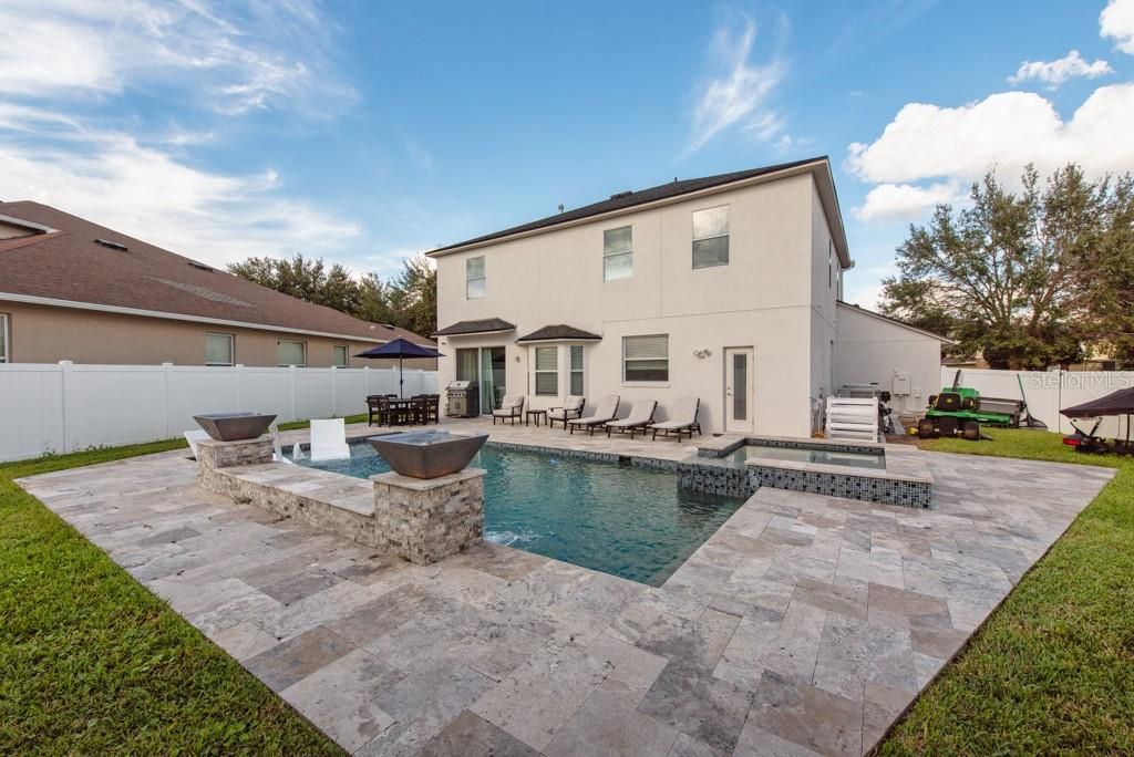 待售: $490,000 (3 贝兹, 2 浴室, 2463 平方英尺)