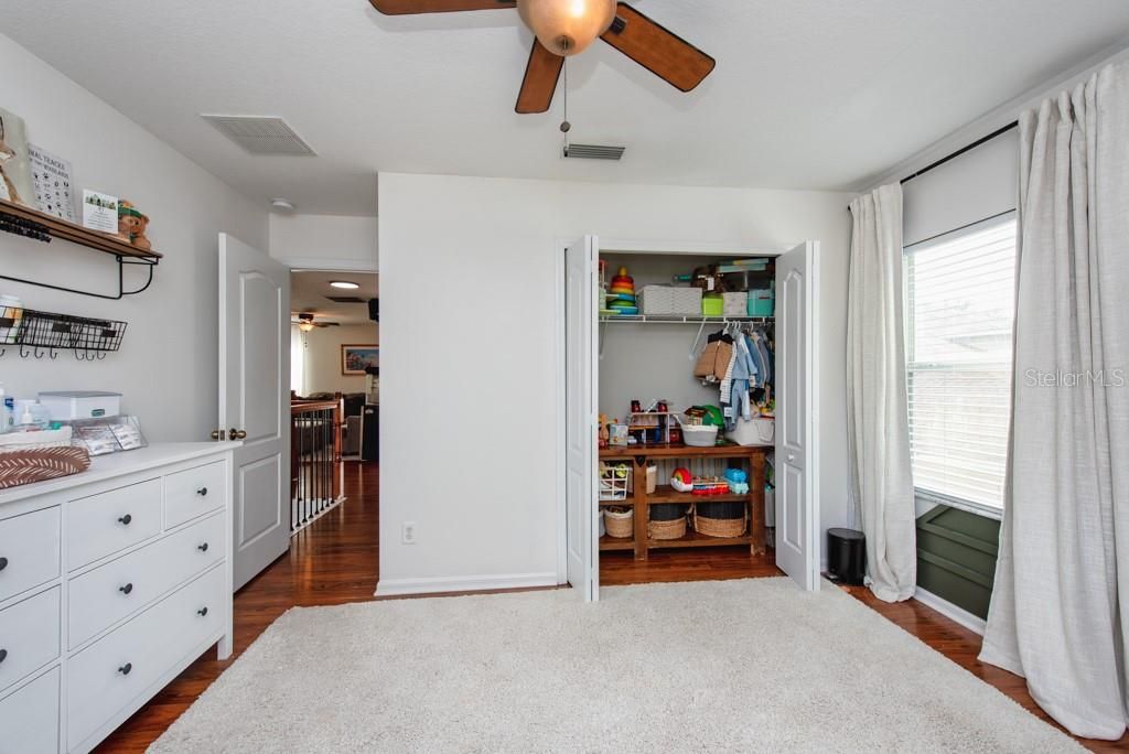 待售: $490,000 (3 贝兹, 2 浴室, 2463 平方英尺)