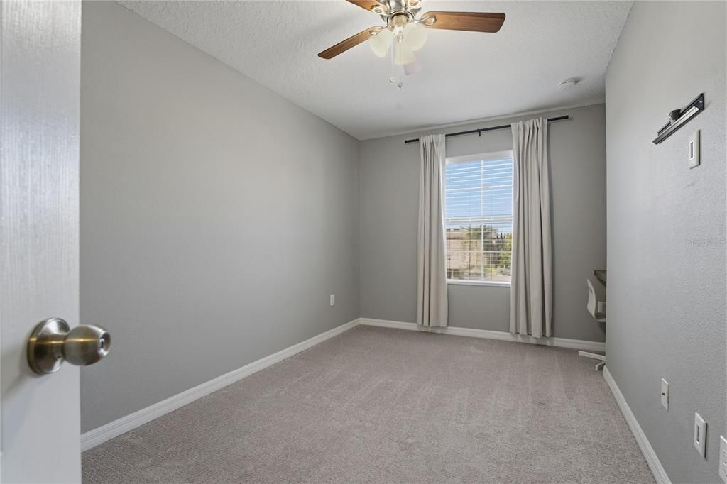 出租: $1,900 (3 贝兹, 2 浴室, 1649 平方英尺)