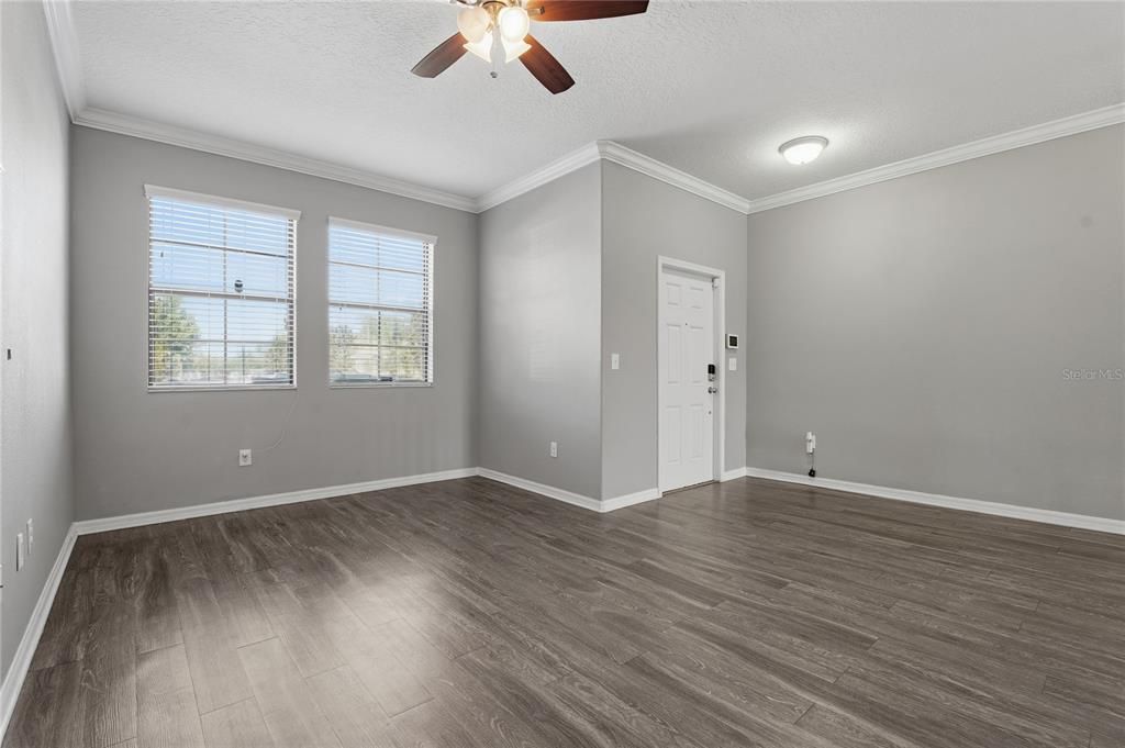 出租: $1,900 (3 贝兹, 2 浴室, 1649 平方英尺)