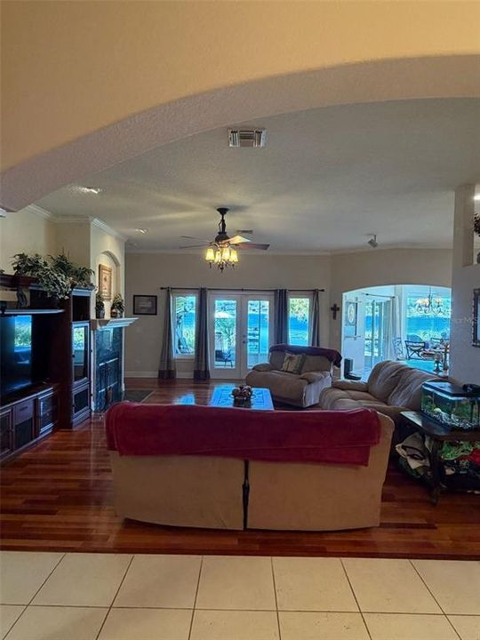 For Sale: $475,000 (3 beds, 2 baths, 2003 Square Feet)