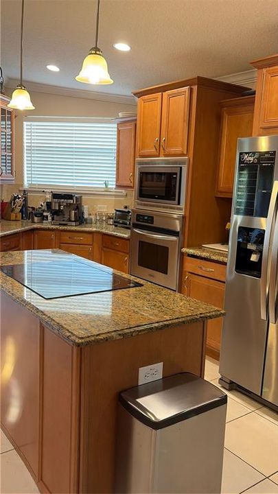 For Sale: $475,000 (3 beds, 2 baths, 2003 Square Feet)