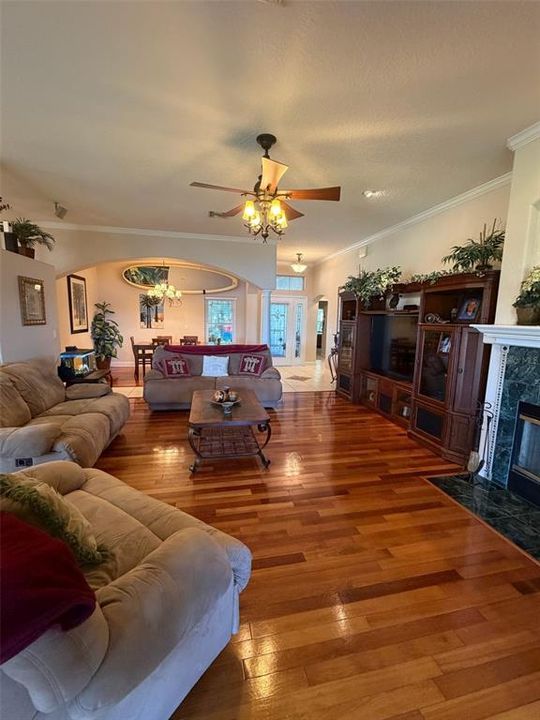 For Sale: $475,000 (3 beds, 2 baths, 2003 Square Feet)