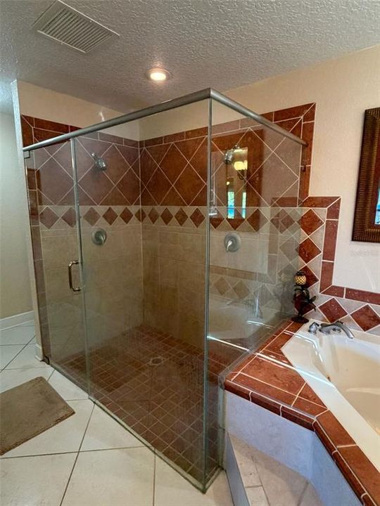 For Sale: $475,000 (3 beds, 2 baths, 2003 Square Feet)