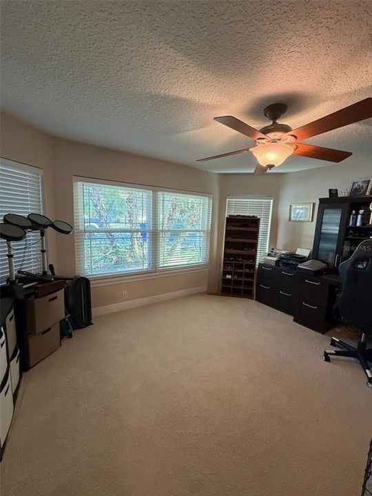 For Sale: $475,000 (3 beds, 2 baths, 2003 Square Feet)