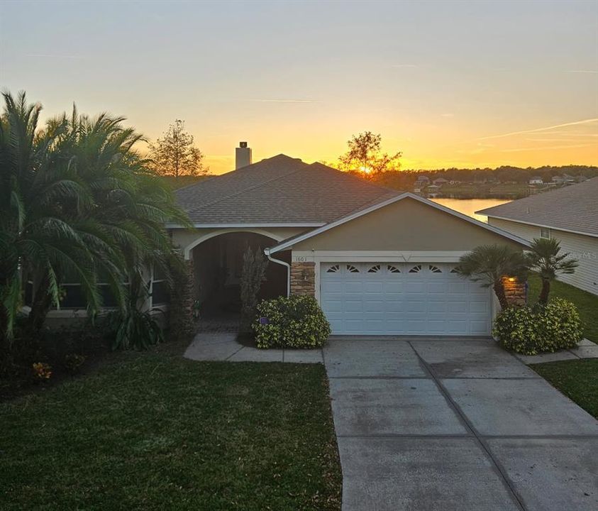 For Sale: $475,000 (3 beds, 2 baths, 2003 Square Feet)