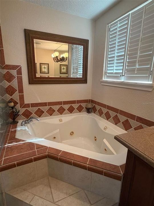 For Sale: $475,000 (3 beds, 2 baths, 2003 Square Feet)