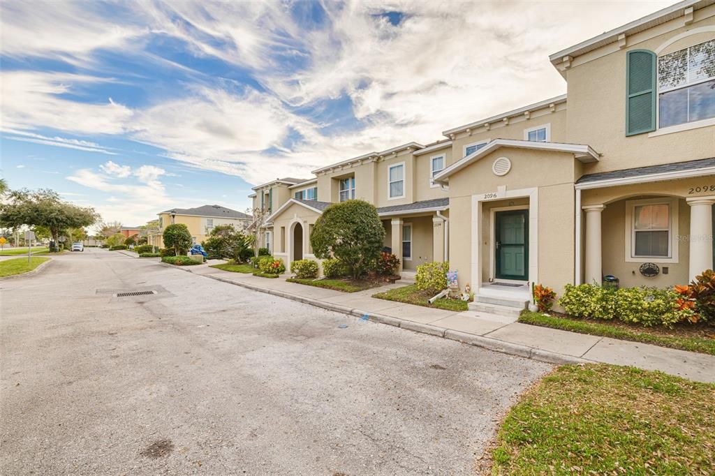 For Sale: $275,000 (2 beds, 2 baths, 1252 Square Feet)