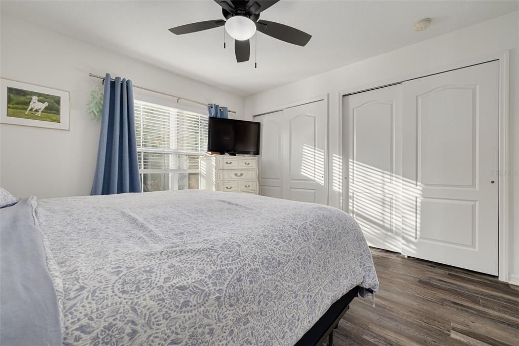 For Sale: $275,000 (2 beds, 2 baths, 1252 Square Feet)