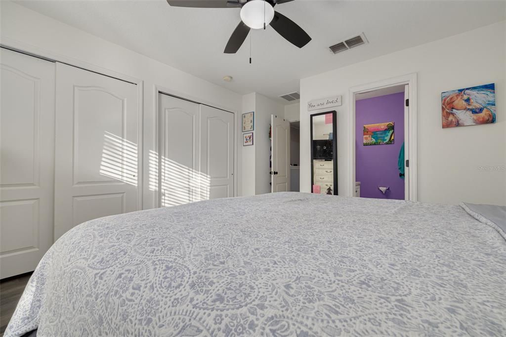 For Sale: $275,000 (2 beds, 2 baths, 1252 Square Feet)