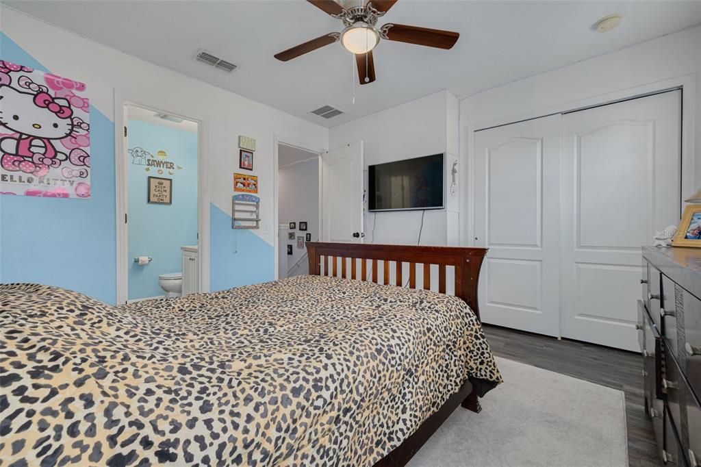 For Sale: $275,000 (2 beds, 2 baths, 1252 Square Feet)