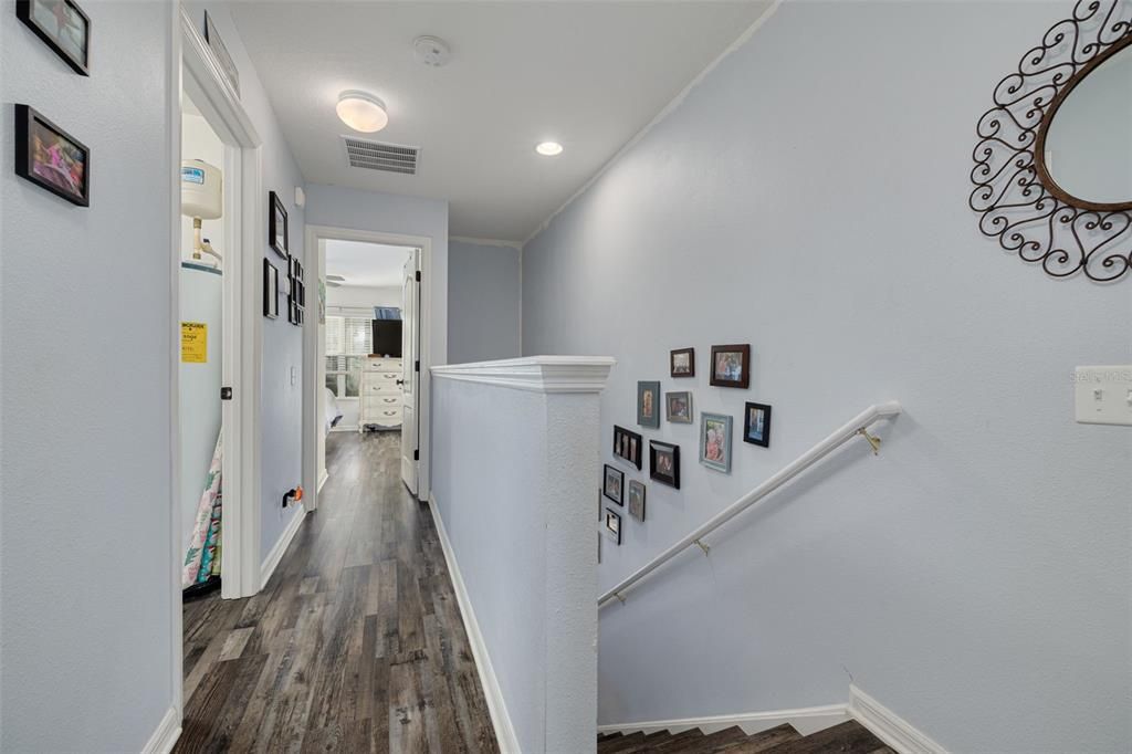 For Sale: $275,000 (2 beds, 2 baths, 1252 Square Feet)