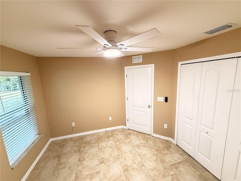 出租: $2,400 (4 贝兹, 3 浴室, 2423 平方英尺)