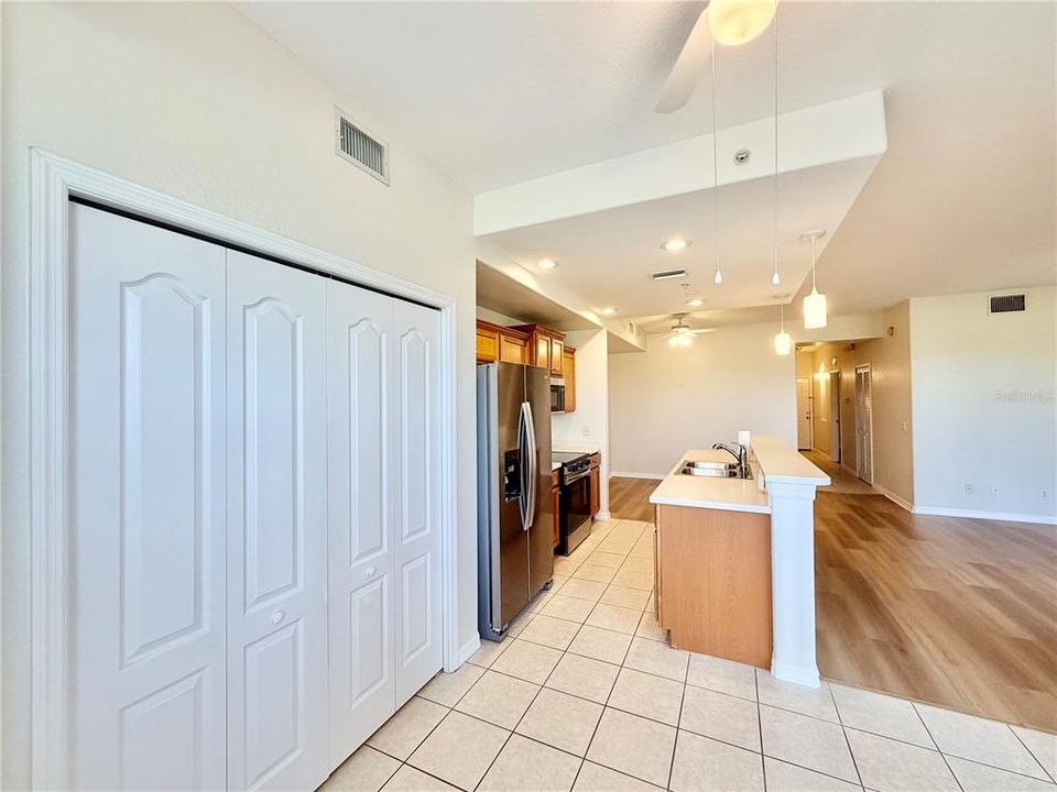 En Renta: $2,150 (2 camas, 2 baños, 1226 Pies cuadrados)