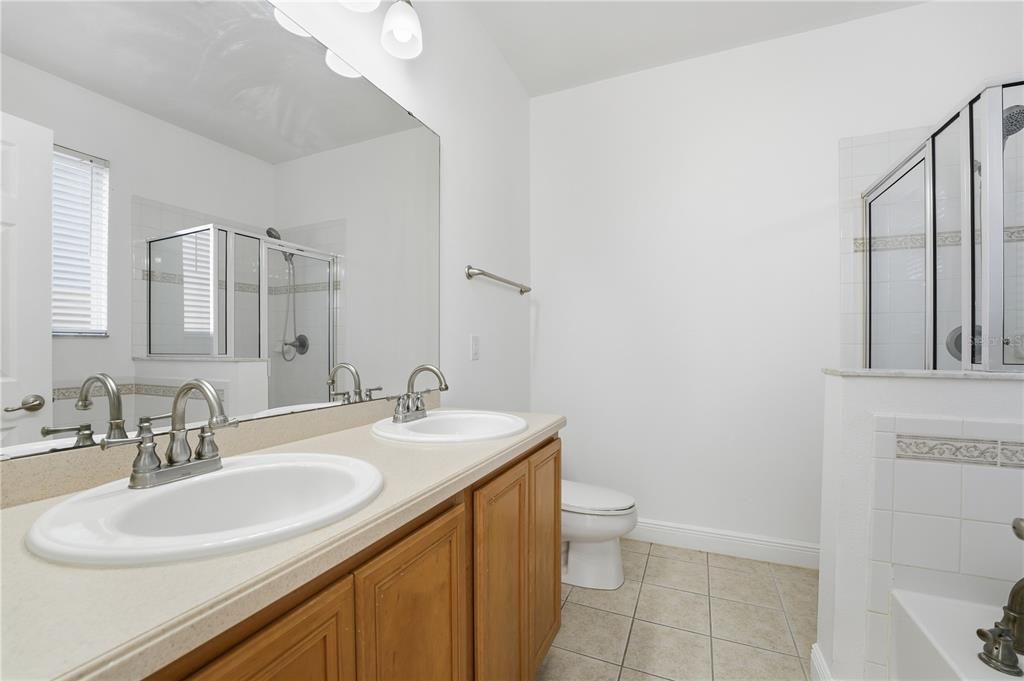 For Rent: $2,650 (3 beds, 2 baths, 1923 Square Feet)