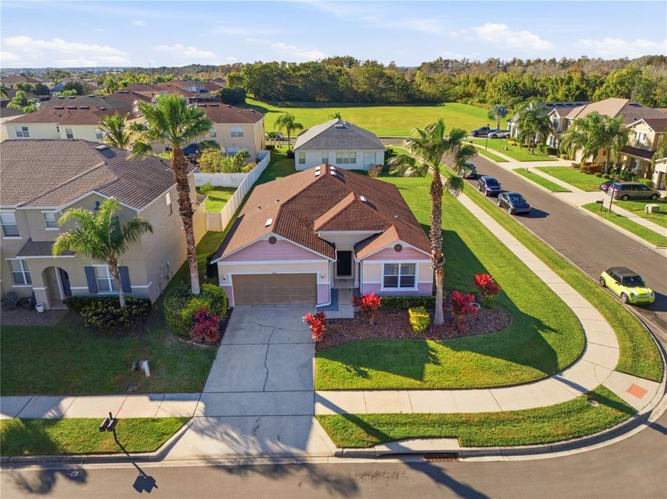 For Rent: $2,650 (3 beds, 2 baths, 1923 Square Feet)