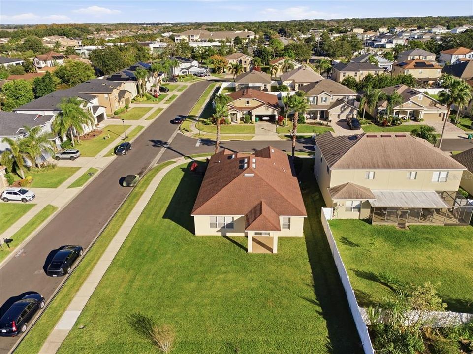 For Rent: $2,650 (3 beds, 2 baths, 1923 Square Feet)