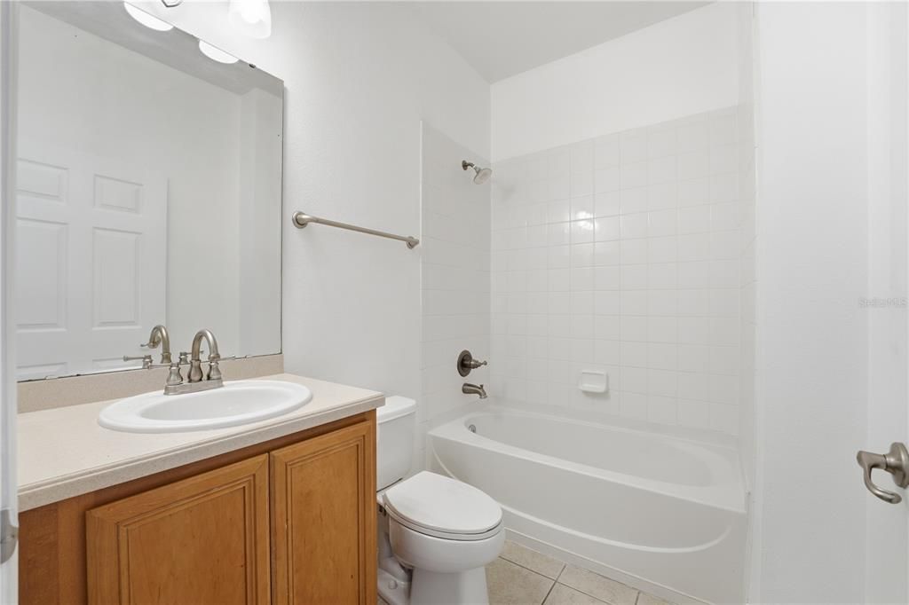 For Rent: $2,650 (3 beds, 2 baths, 1923 Square Feet)