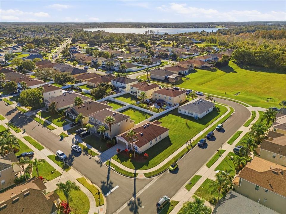 For Rent: $2,650 (3 beds, 2 baths, 1923 Square Feet)