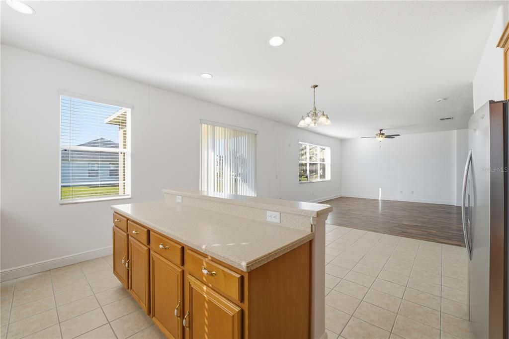 For Rent: $2,650 (3 beds, 2 baths, 1923 Square Feet)